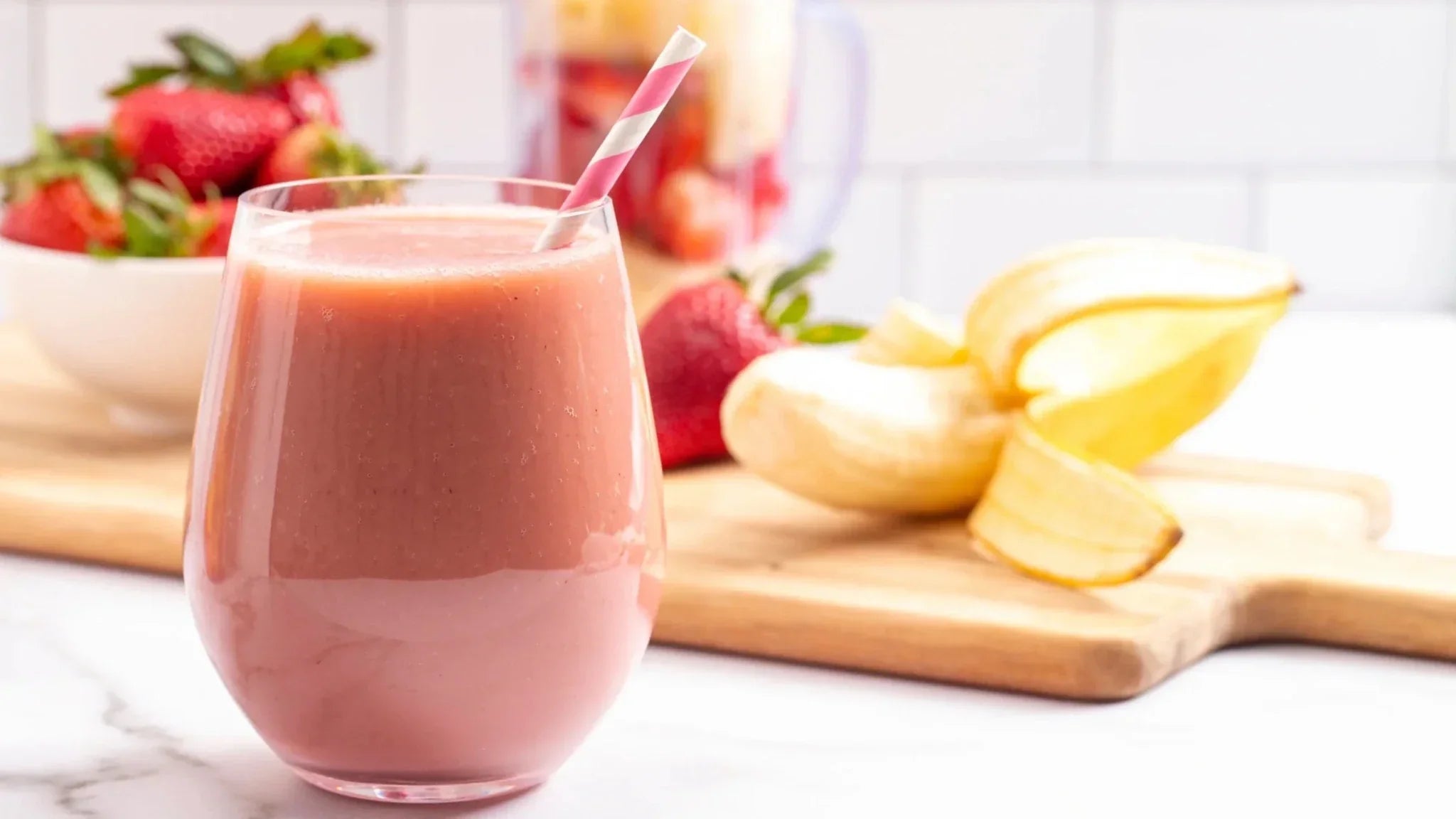 Straw Banana Choco Smoothie Recipe E3Live Superfoods | E3Live Australia