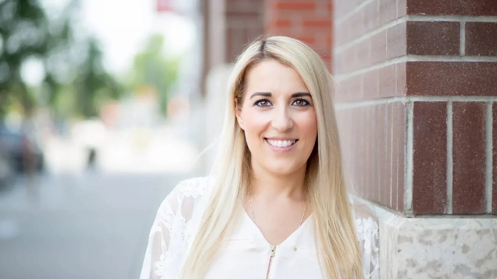 Amber Romaniuk, CEO of “Amber Approved” talks healthy lifestyle & BlueMAJIK